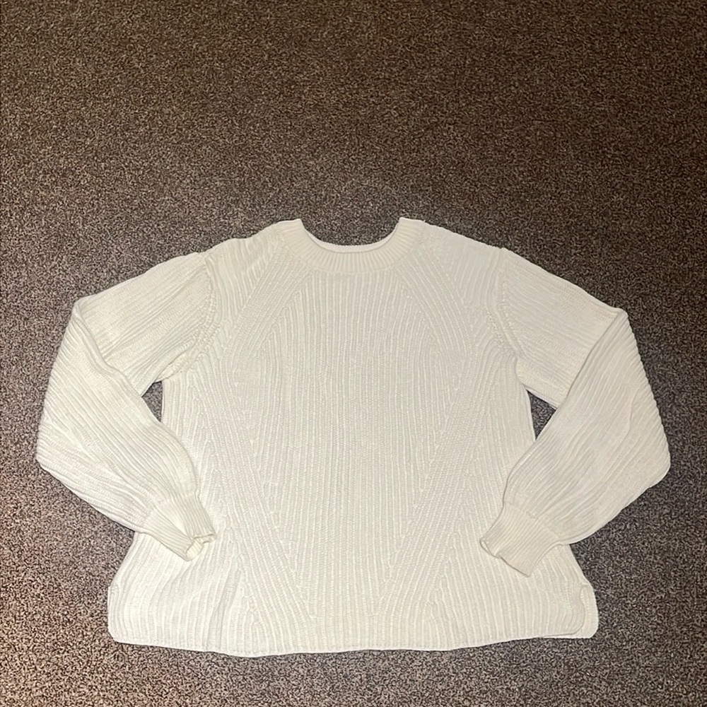 2/$20 Small minimum sweater. Great condition.